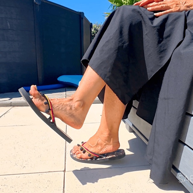 FLIP-FLOPS