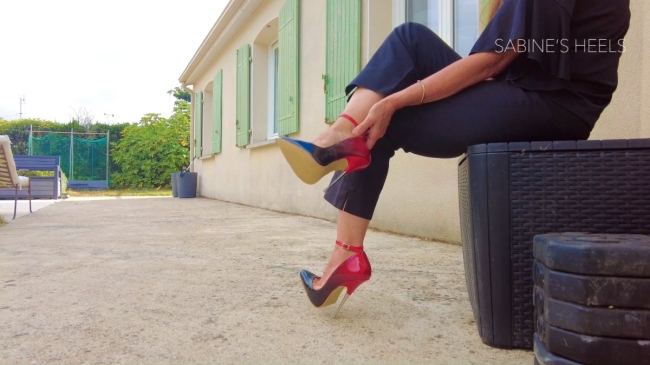 I WALK WITH 7INCH HEELS AND I GET FOOT CRAMPS