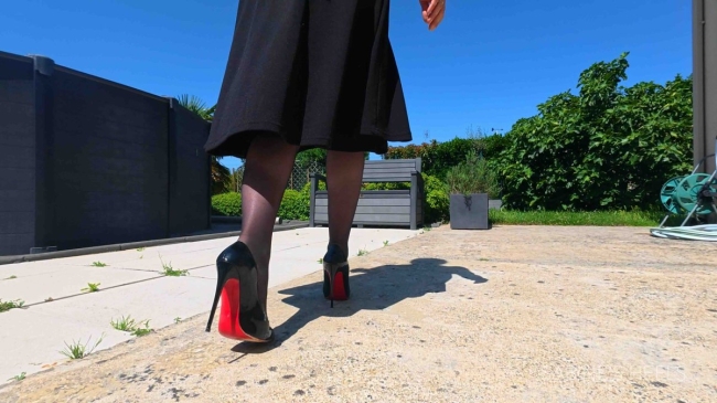 SJ - REDSOLE WALKING FULL OF CUM (new)