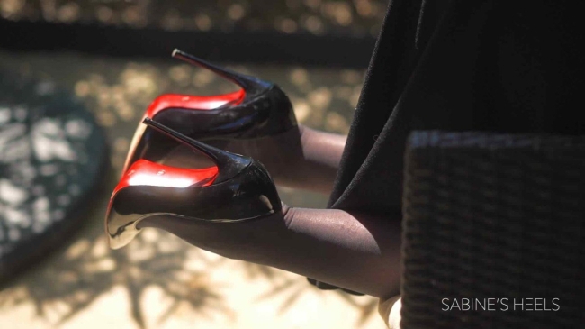 I TAKE A CUP OF COFFEE WITH REDSOLES PUMPS (New)